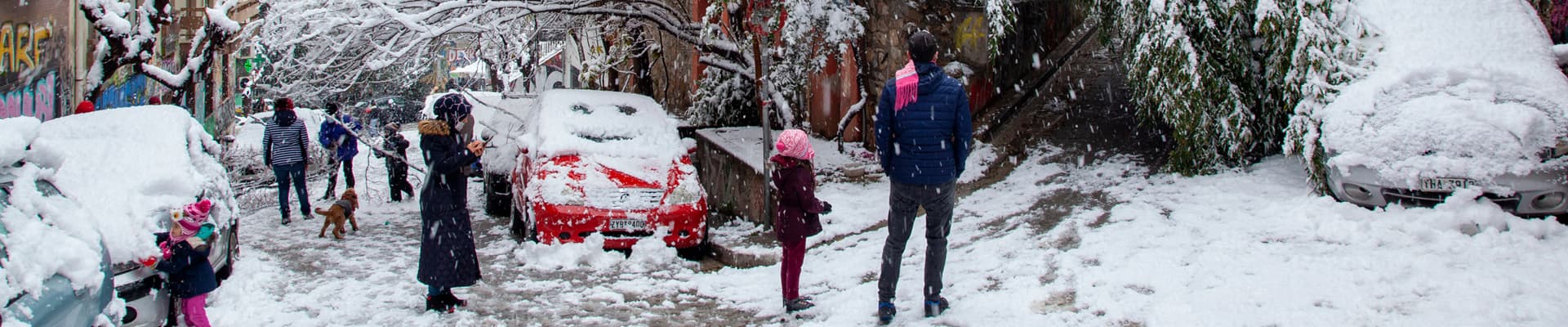 Febbraio 2021: una tempesta di neve si abbatte su Atene, in Grecia.